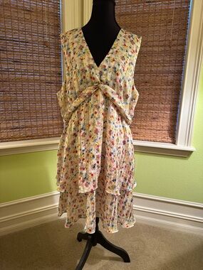 Banana Republic Cream Floral V-Neck  Dress